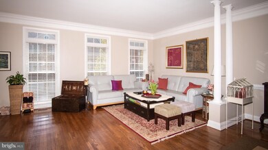 9966 Cyrandall Dr, Oakton, VA 22124 - photo 7