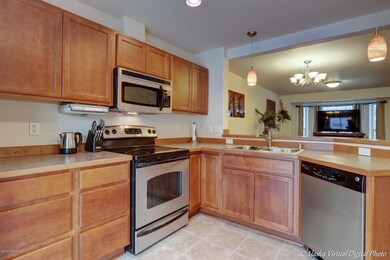 Kitchen W/Ceramic Stovetop
