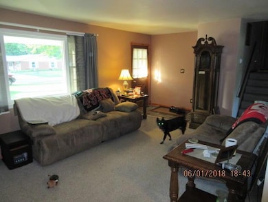 381 Meadowbrook Dr, Newark, OH 43055 - photo 2
