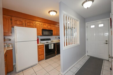 92 Shelburne Rd, MerriMacK, NH 03054 - photo 3