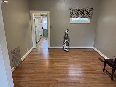 3 NW 7th St, Pendleton, OR 97801 - photo 3