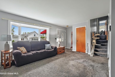 04-52 Starr Ave-4