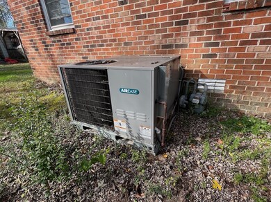 952 Emerson St, Manchester, TN 37355 - photo 4