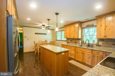 512 Indian Ln, Boyertown, PA 19512 - photo 5