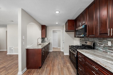 112 Grantham Rd, Baytown, TX 77521 - photo 6