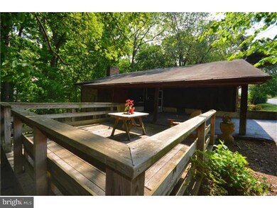 227 Delaware Ln, Whitehall, PA 18052 - photo 5