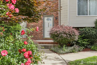 306 Holly Dr unit 306, Perth Amboy, NJ 08861 - photo 4