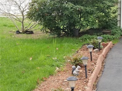 42 Garden St, Old Orchard Beach, ME 04064 - photo 5