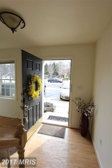 2404 Garnett Dr, Alexandria, VA 22311 - photo 2