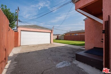 633 W Cherry St, Compton, CA 90222 - photo 5