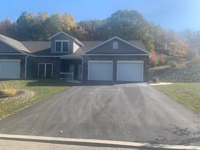 120 Forest Dr, Archbald, PA 18403 - photo 2