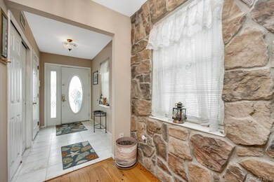 193 Sportsmans Ave, Freeport, NY 11520 - photo 4