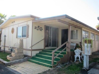 376 Lakeview Dr, Grants Pass, OR 97526 - photo 2