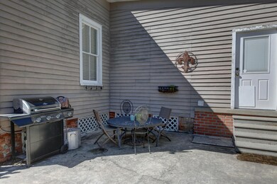 318 N Sterling-22
