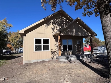 316 W 4th St, Cameron, MO 64429 - photo 3