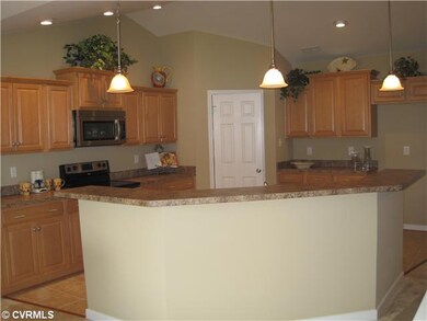 Kitchen - Open-over-the-Counter over looking the D