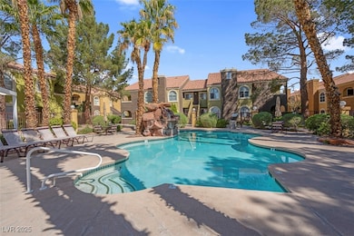 3 gorgeous pools!