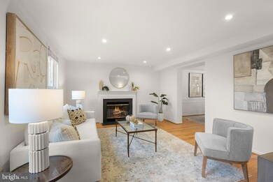 11411 Delsignore Dr, Fairfax, VA 22030 - photo 4