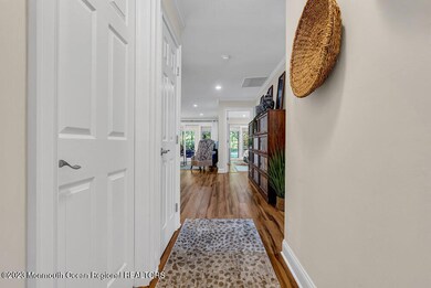 28 Friendship Ct unit B, Red Bank, NJ 07701 - photo 3