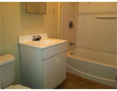 318 Springfield St, Chicopee, MA 01013 - photo 6