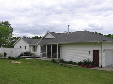 7902 N Robert Dr, Evansville, WI 53536 - photo 5