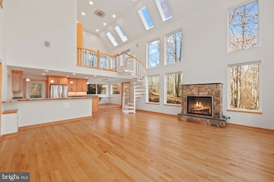 10450 Hunter View Rd, Vienna, VA 22181 - photo 7