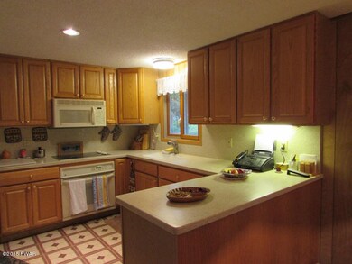 111 Hillcrest Dr, Hawley, PA 18428 - photo 2