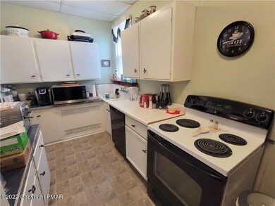 318 N 1st St, Lehighton, PA 18235 - photo 5