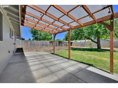 1012 Cinnamon Ave, Eugene, OR 97404 - photo 6