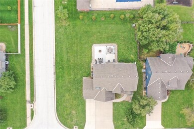 4388 SW Creekview Dr, Lees Summit, MO 64082 - photo 3