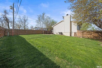 749 W 53rd St, Davenport, IA 52806 - photo 7
