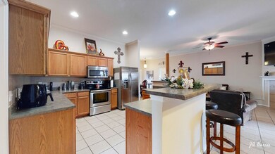 9114 Holiday Dr, Odessa, TX 79765 - photo 7