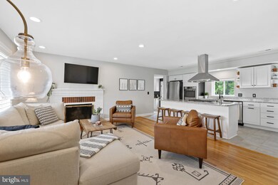 2209 Rollins Dr, Alexandria, VA 22307 - photo 2