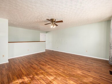 712 Cherryhurst Dr, Columbus, OH 43228 - photo 2