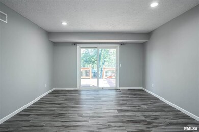 1419 N Zenith Ave, Davenport, IA 52804 - photo 3