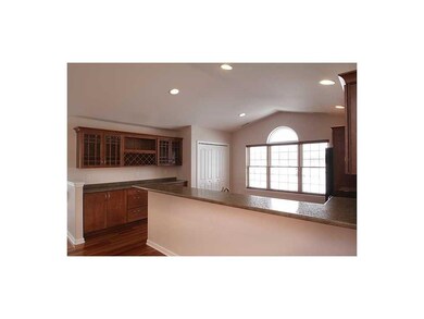 Kitchen. Kitchen bar.
