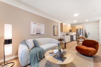 431 Doctor Martin Luther King Junior Blvd unit 311, East Orange, NJ 07018 - photo 6