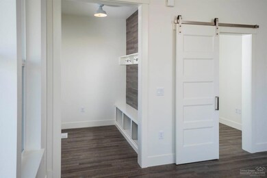 61069 SE Echo Lake Ct, Bend, OR 97702 - photo 4