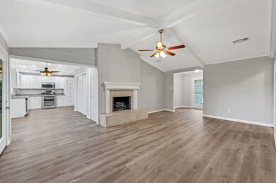 1513 Kings Park Dr, Alvin, TX 77511 - photo 3