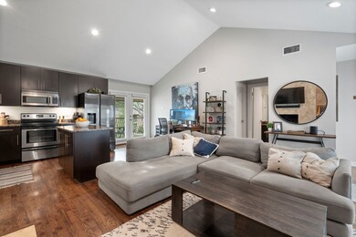 5816 Birchbrook Dr unit 214, Dallas, TX 75206 - photo 6