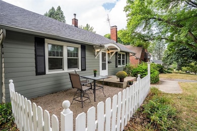 Dreaming of a cottage with white picket fence?