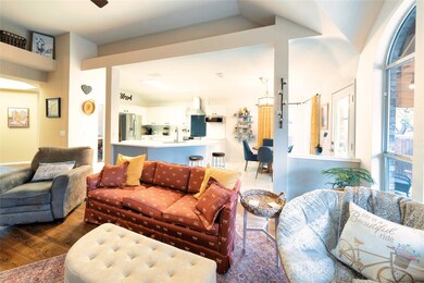 913 Providence St, Denton, TX 76205 - photo 6