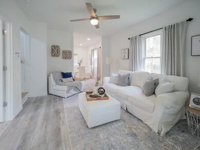 1407 E Stockbridge-107