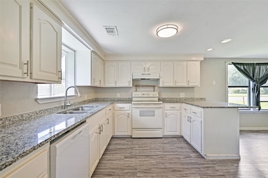 Stunning kitchen with tons of cabinet and counter