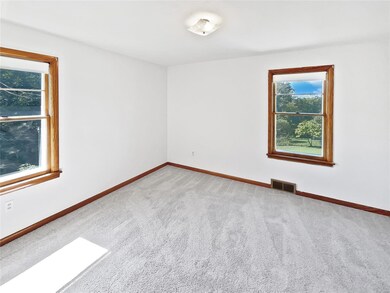 5617 Heintz Rd, Saint Louis, MO 63129 - photo 4