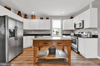 2730 Arbutus Ave, Halethorpe, MD 21227 - photo 2