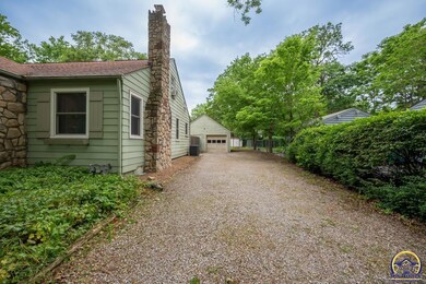 1835 SW Wayne Ave, Topeka, KS 66604 - photo 3