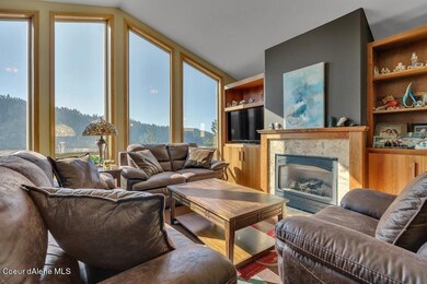7Living Room.jpg-SMALL