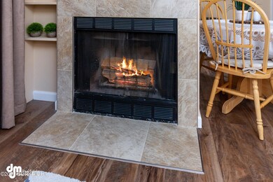 07-Fireplace_IMG_7324