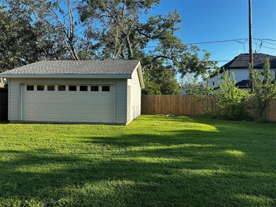 1822 Cheshire Ln, Houston, TX 77018 - photo 2